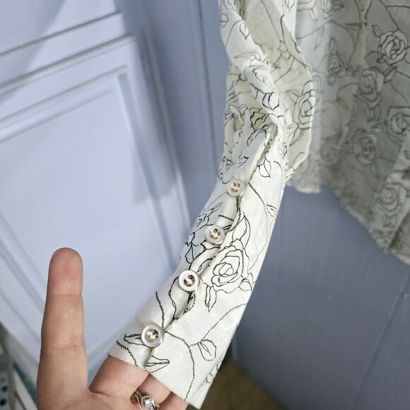 Like The Moon Rose Print Button Up Blouse Size Small – Feminine, Romantic, Chic - Picture 5 of 8